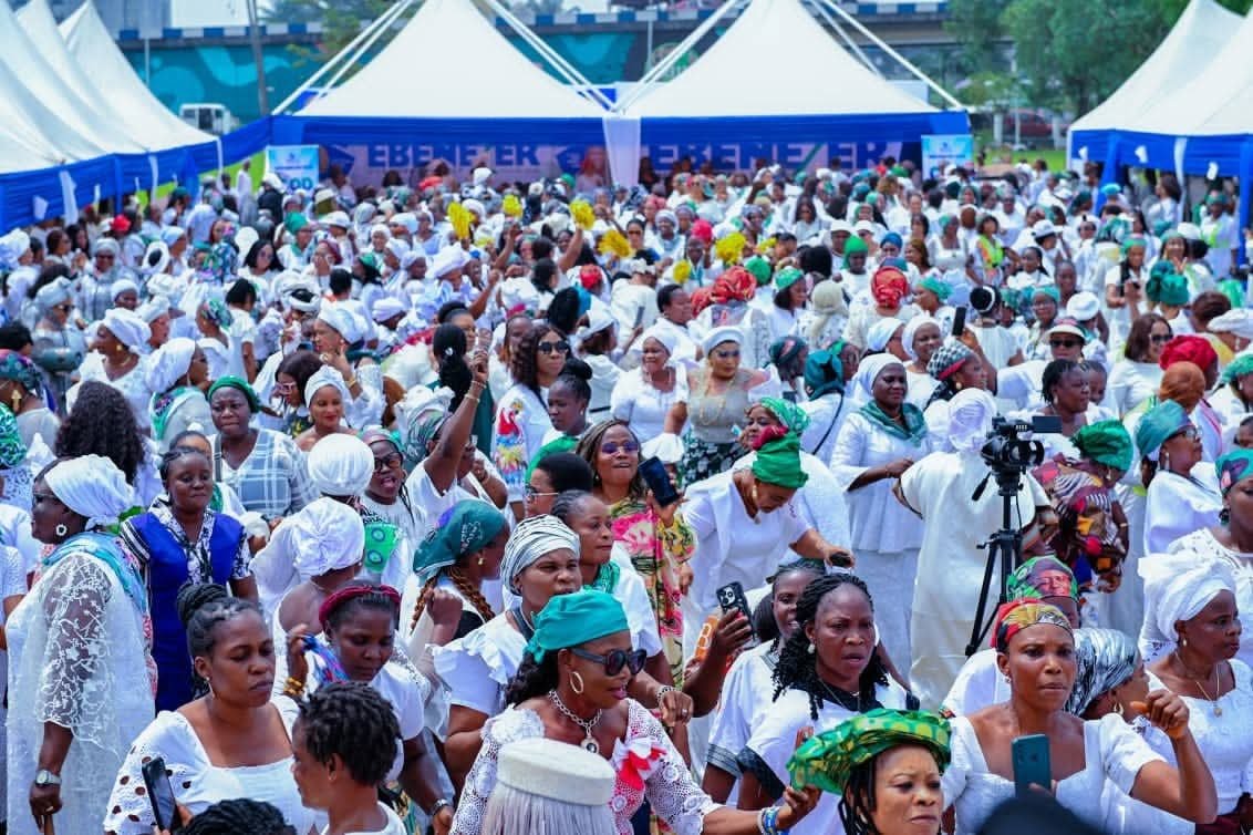 Women at a Women Converge gathering